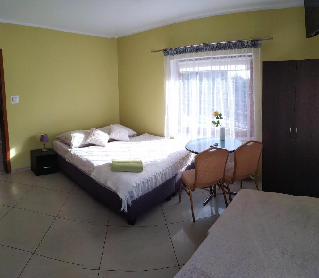 Appartement Gosciniec W Ogrodzie à Brusy Extérieur photo